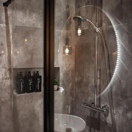 Wiselka アパート トチェフ